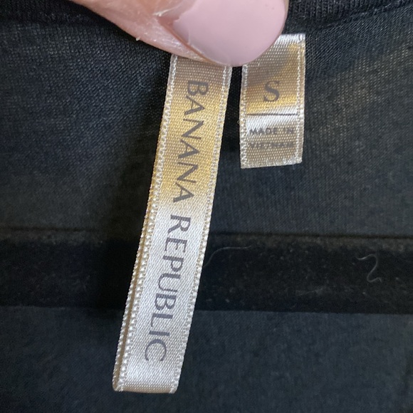 Banana Republic Black sleeveless shirt - black velvet like layers size small - Picture 2 of 4